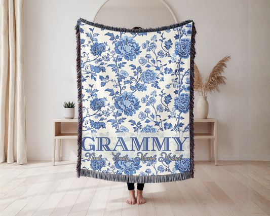 Personalized Grandma Blanket – Custom Woven Blanket with Grandkids Names, Floral Throw Blanket, Gift for Grammy, Mother’s Day Gift, Christmas Gift for Grandma