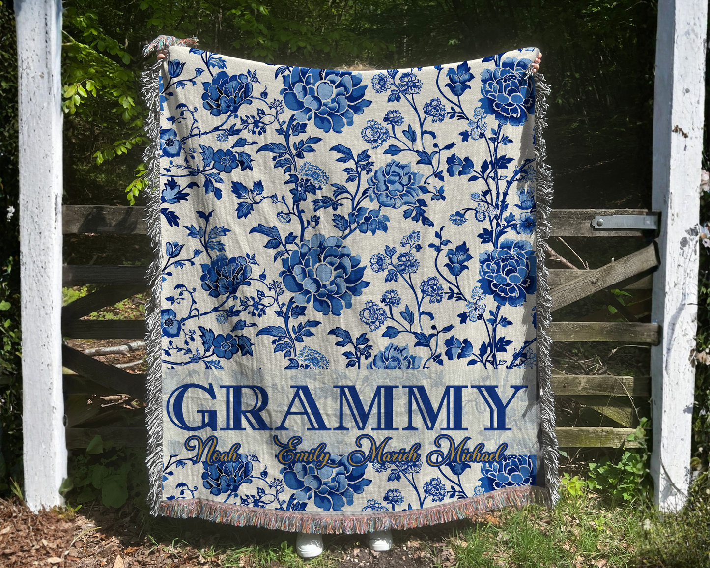 Personalized Grandma Blanket – Custom Woven Blanket with Grandkids Names, Floral Throw Blanket, Gift for Grammy, Mother’s Day Gift, Christmas Gift for Grandma