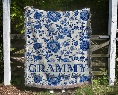 Personalized Grandma Blanket – Custom Woven Blanket with Grandkids Names, Floral Throw Blanket, Gift for Grammy, Mother’s Day Gift, Christmas Gift for Grandma
