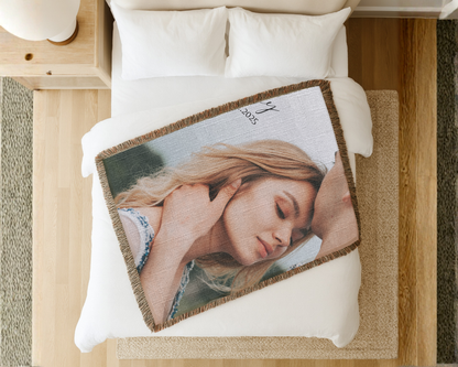 Personalized Couple Blanket – Custom Photo Blanket, Wedding Gift for Couple, Anniversary Gift, Valentine’s Day Gift, Woven Blanket with Names and Date